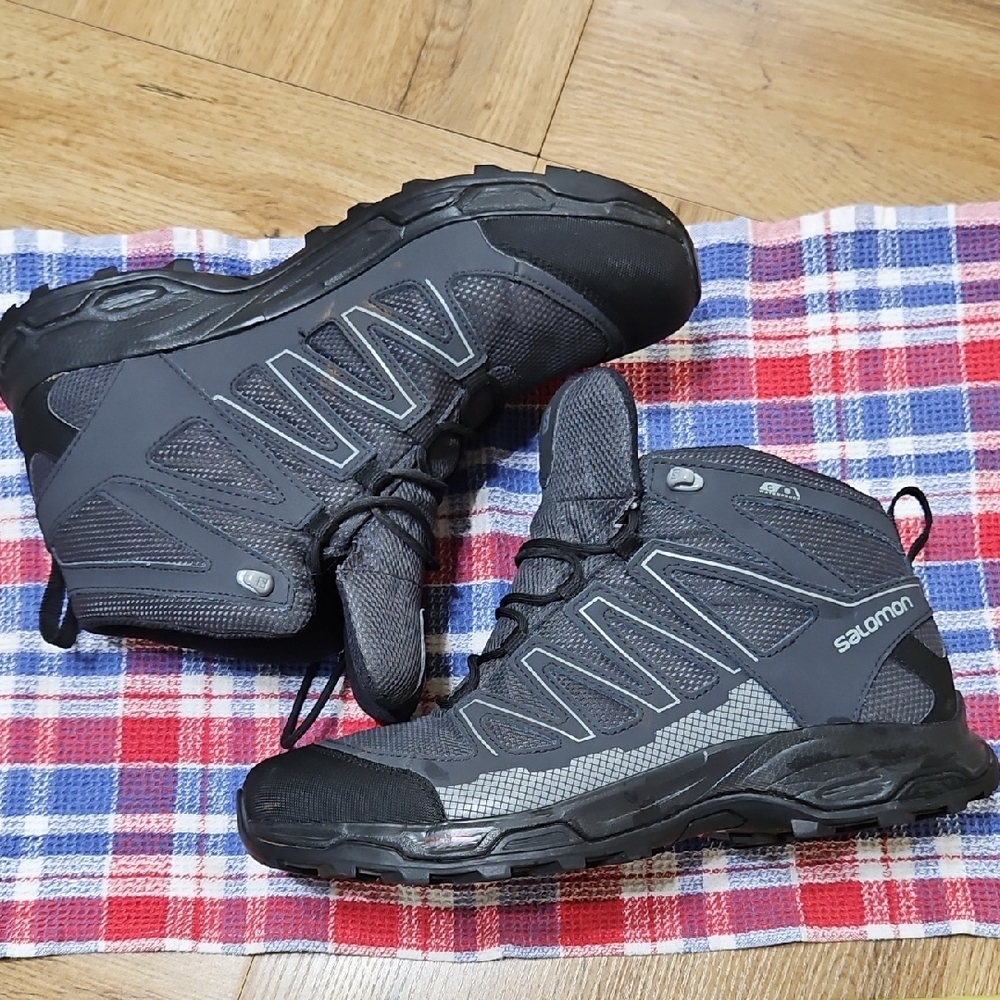 Salomon Men Boots Size 10